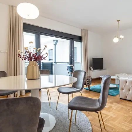Apartment Insta Premium